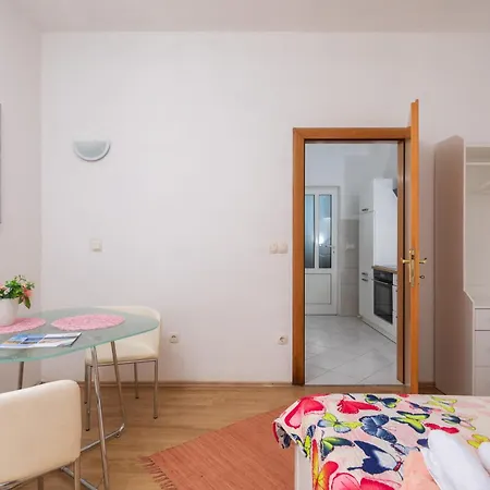 Sky Way Apartments Dugi Rat Exterior photo